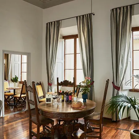 Peruzzi Urban Residences לינה וארוחת בוקר 3*